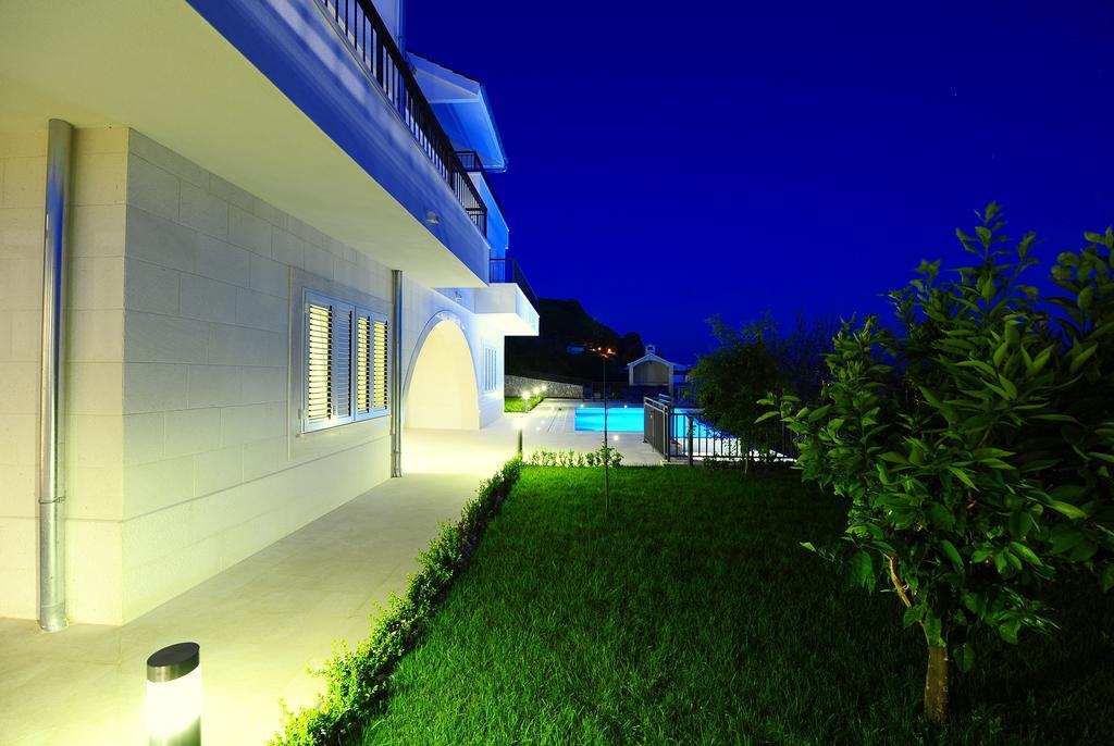 The One Resort Podstrana Bagian luar foto