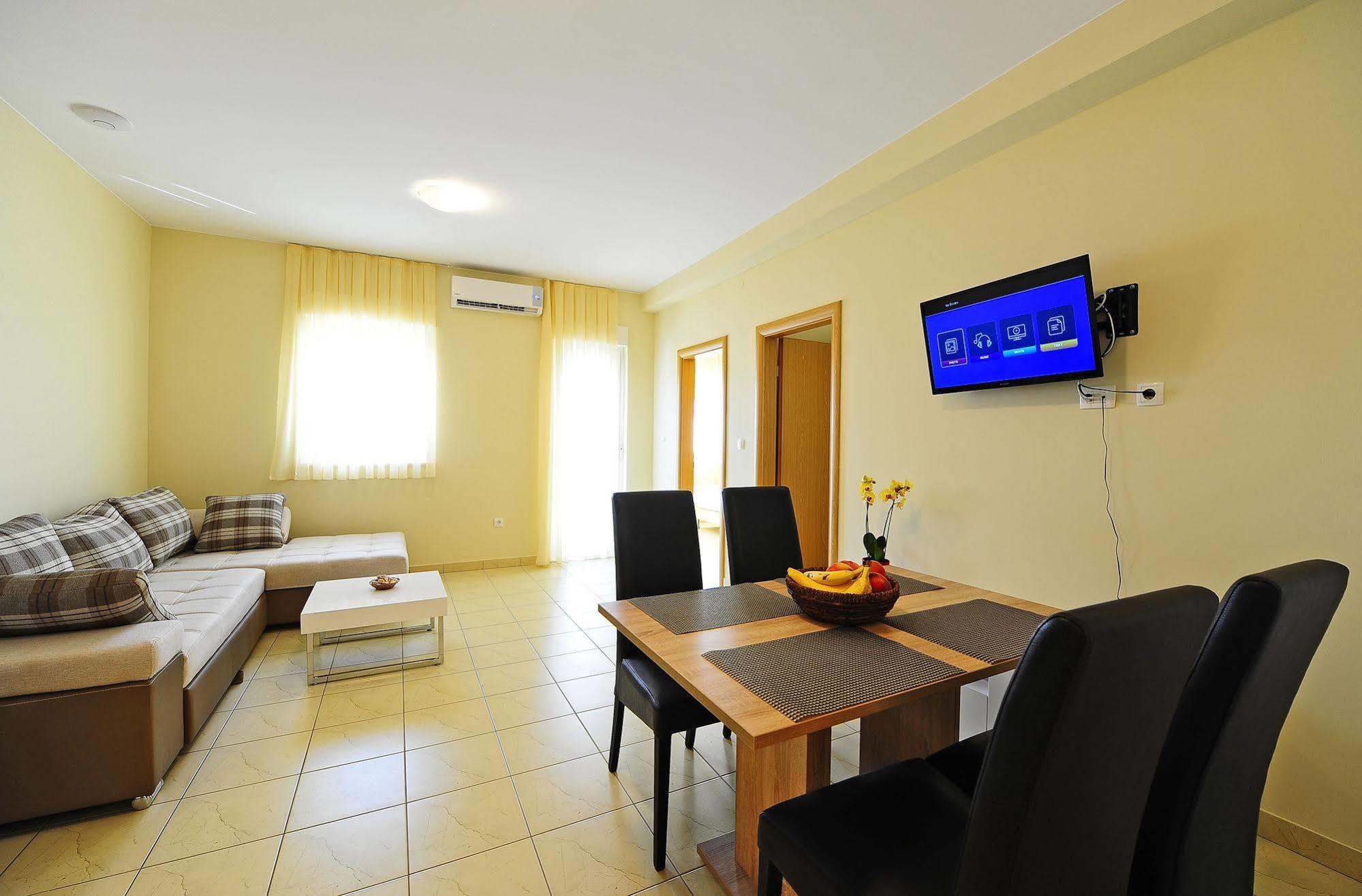 The One Resort Podstrana Bagian luar foto