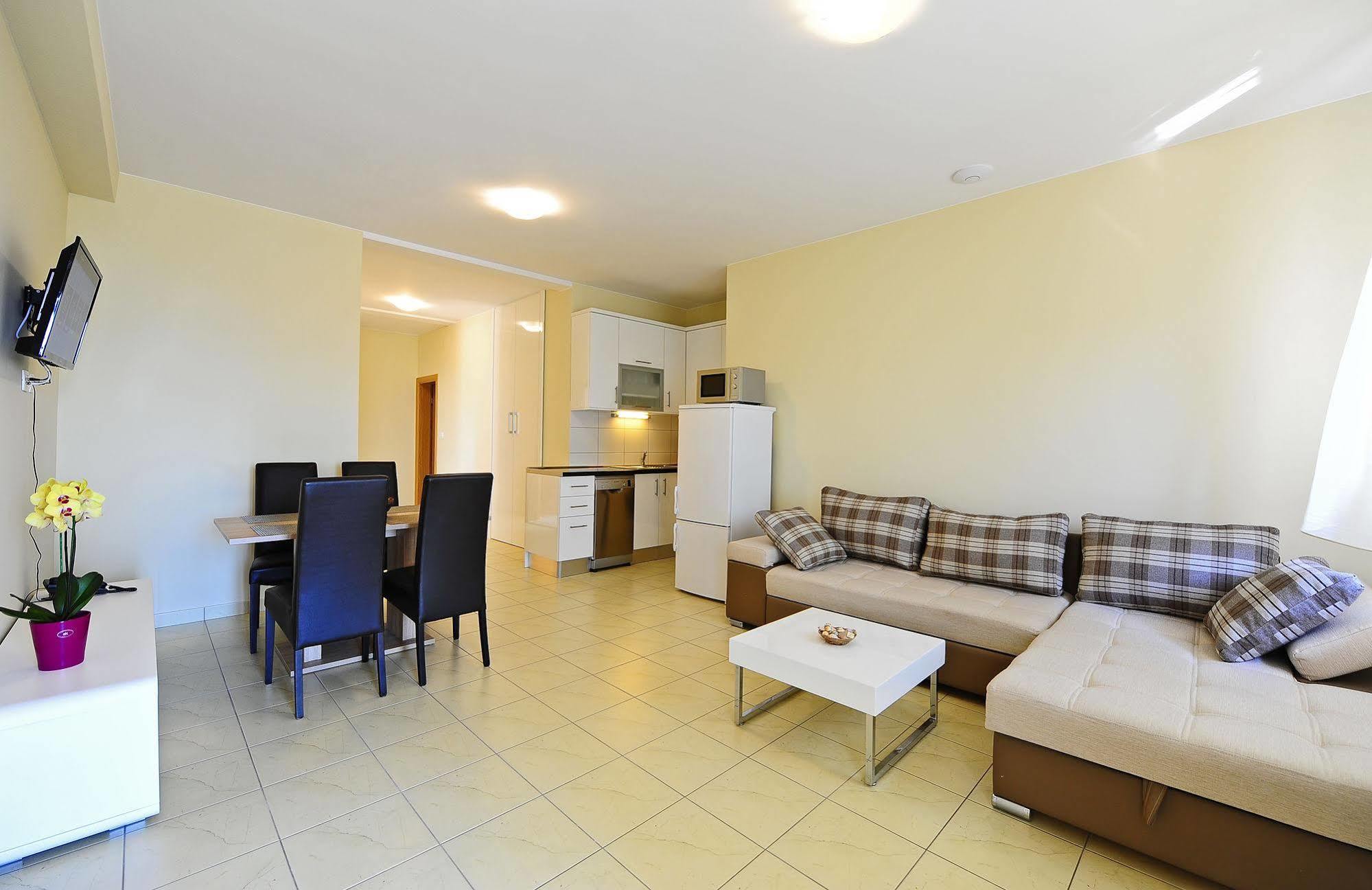 The One Resort Podstrana Bagian luar foto